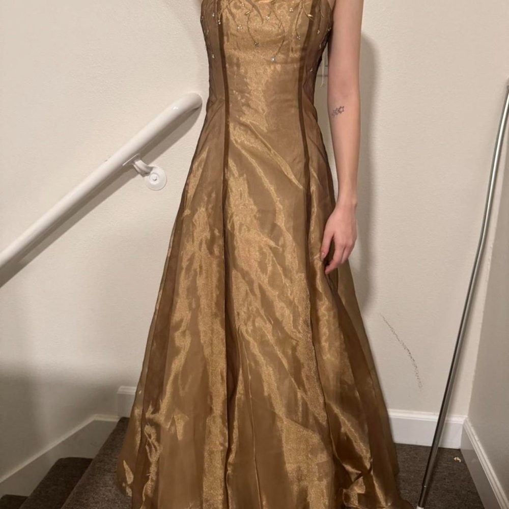 Elegant Gold Evening Gown